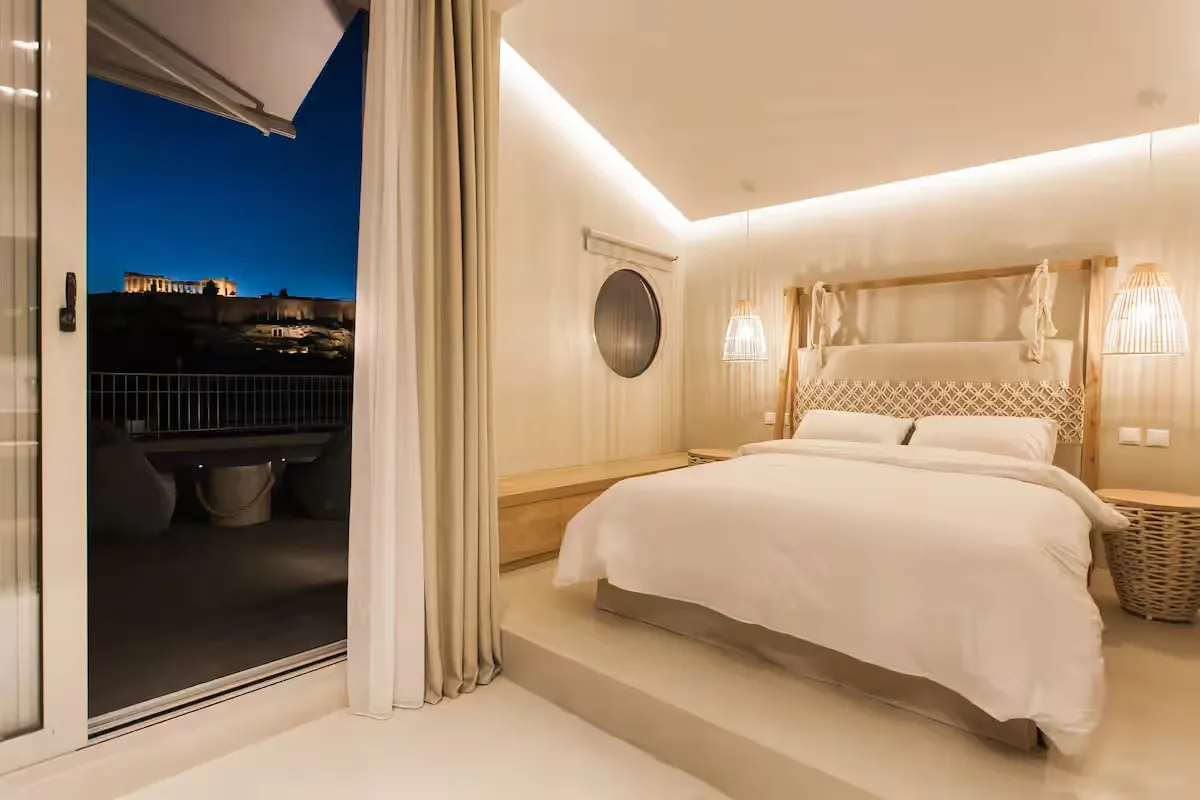 7 Airbnbs Near the Acropolis Worth Booking